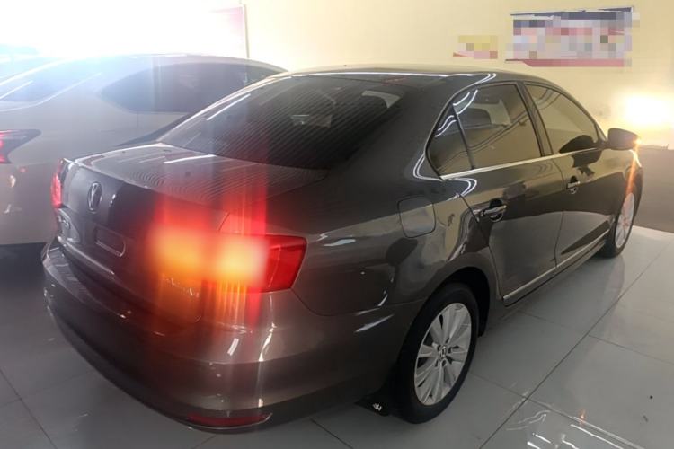 Used Volkswagen Sagitar 2015 1.6L Automatic Comfort Model Rear Right 45 Deg
