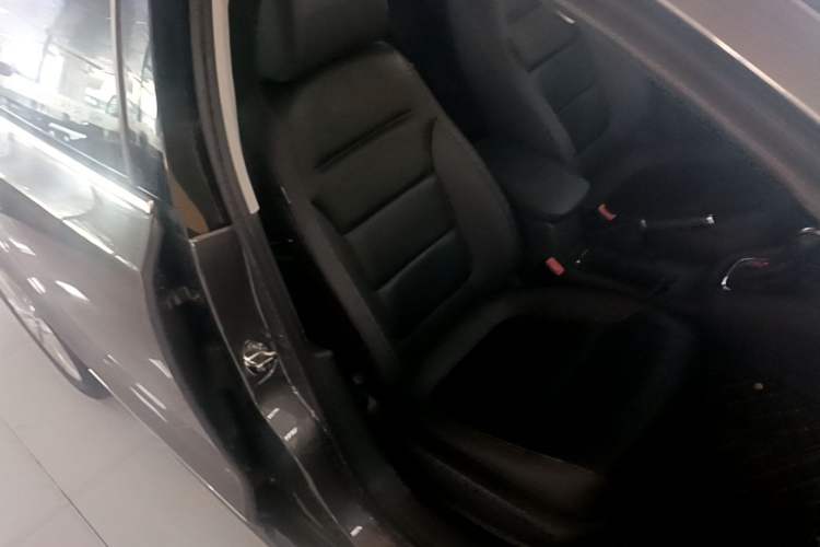Used Volkswagen Sagitar 2015 1.6L Automatic Comfort Model Right Front Seat