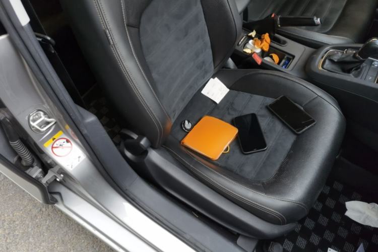 Used Volkswagen Sagitar 2015 230TSI Automatic Luxury Model Right Front Seat