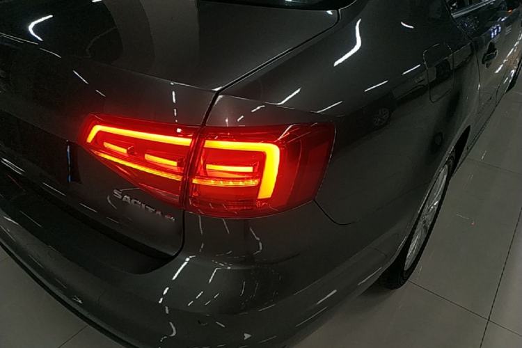 Used Volkswagen Sagitar 2015 230TSI Automatic Comfort Version Right Rear Taillight