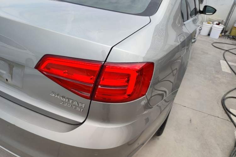 Used Volkswagen Sagitar 2015 230TSI Manual Luxury Edition Right Rear Taillight