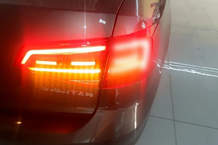 Used Volkswagen Sagitar 2015 1.6L Automatic Comfort Model Right Rear Taillight