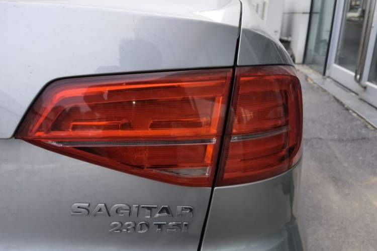 Used Volkswagen Sagitar 2015 230TSI Automatic Luxury Model Right Rear Taillight