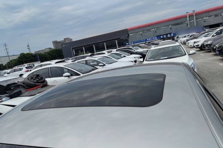 Used Volkswagen Sagitar 2015 230TSI Manual Luxury Edition Roof