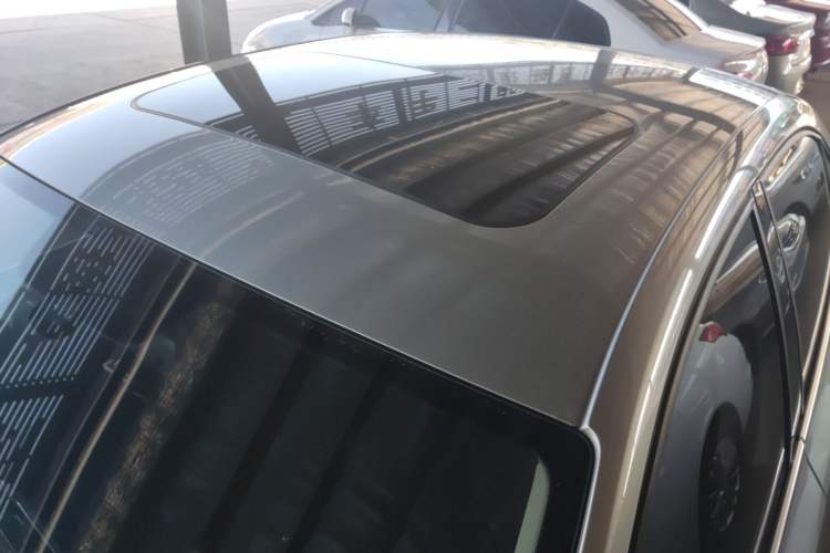 Used Volkswagen Sagitar 2015 230TSI Automatic Luxury Model Roof