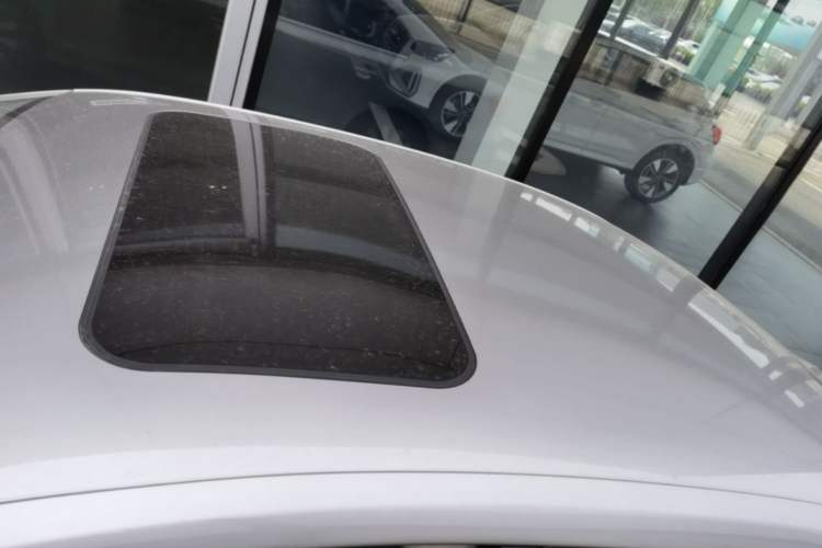 Used Volkswagen Sagitar 2015 230TSI Automatic Luxury Model Roof