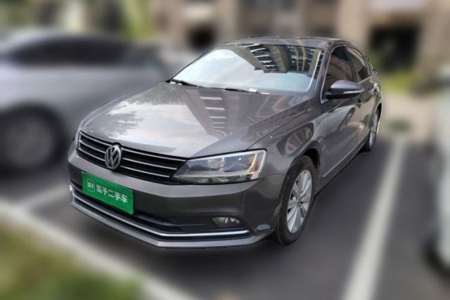 Używany Volkswagen Sagitar 2015 230TSI Automatic Comfort Version
