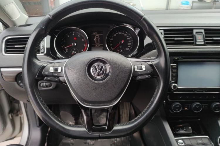 Used Volkswagen Sagitar 2015 230TSI Manual Luxury Edition Steering Wheel