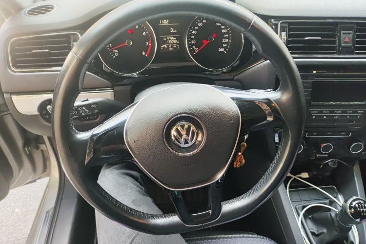 Used Volkswagen Sagitar 2015 1.6L Manual Comfort Model Steering Wheel