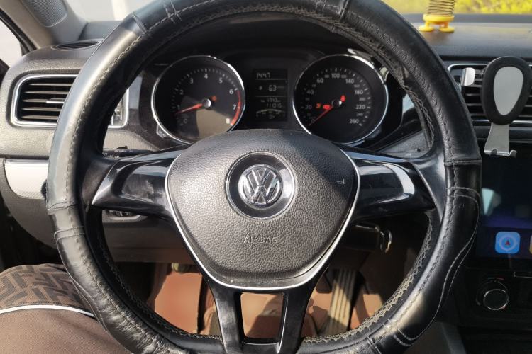 Used Volkswagen Sagitar 2015 1.6L Manual Comfort Model Steering Wheel