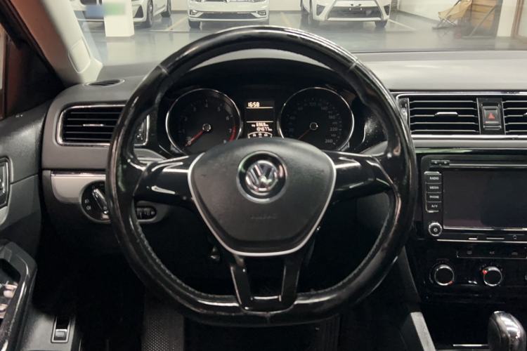 Used Volkswagen Sagitar 2015 1.6L Automatic Comfort Model Steering Wheel