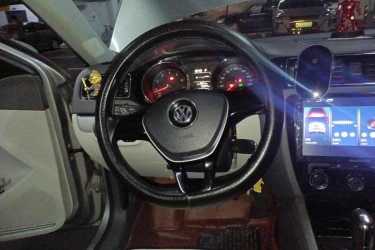 Used Volkswagen Sagitar 2015 1.6L Automatic Comfort Model Steering Wheel