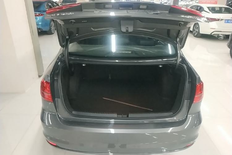 Used Volkswagen Sagitar 2015 230TSI Automatic Comfort Version Trunk