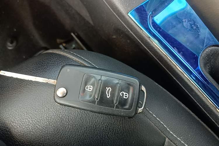 Used Volkswagen Sagitar 2015 1.6L Automatic Comfort Model Vehicle Key
