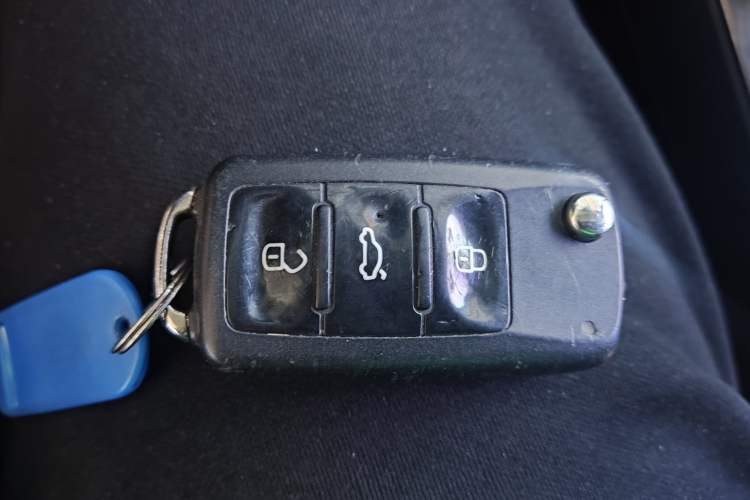 Used Volkswagen Sagitar 2015 230TSI Automatic Luxury Model Vehicle Key