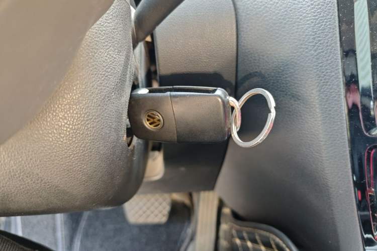 Used Volkswagen Sagitar 2015 1.6L Automatic Comfort Model Vehicle Key