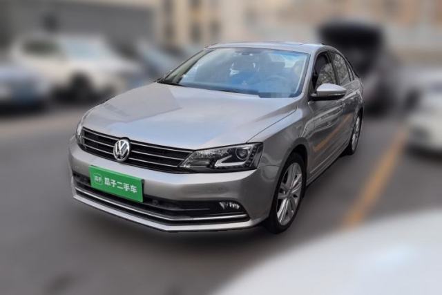 Volkswagen Sagitar 2015 280TSI Automatic Flagship Model مستعملة