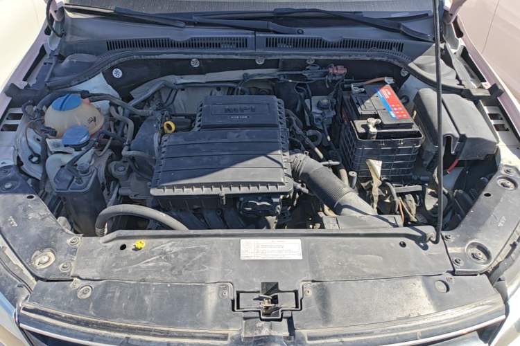 Used Volkswagen Sagitar 2015 1.6L Automatic Comfort Model Engine Bay