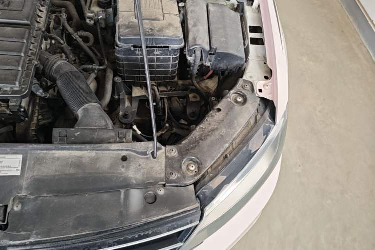 Used Volkswagen Sagitar 2015 1.6L Automatic Comfort Model Engine Bay Left