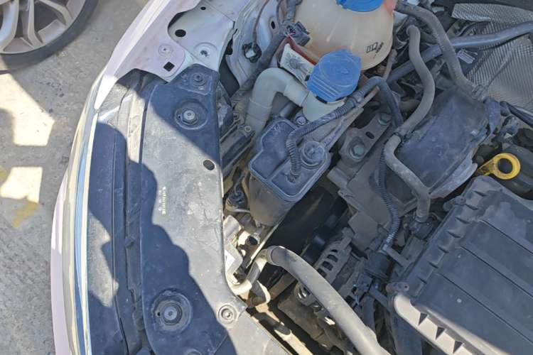 Used Volkswagen Sagitar 2015 1.6L Automatic Comfort Model Engine Bay Right