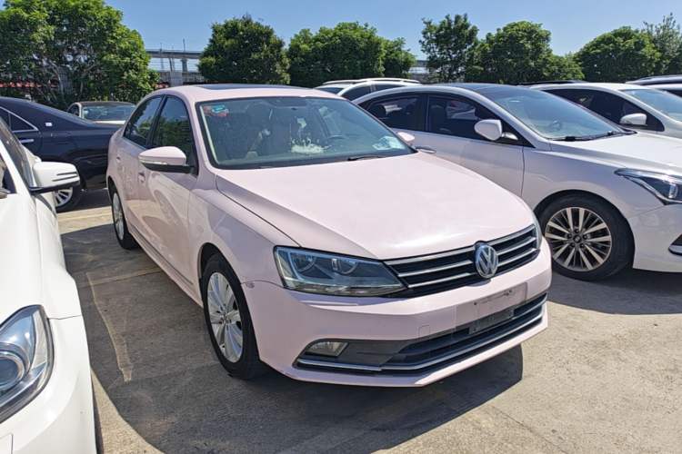 Used Volkswagen Sagitar 2015 1.6L Automatic Comfort Model Front Right 45 Deg