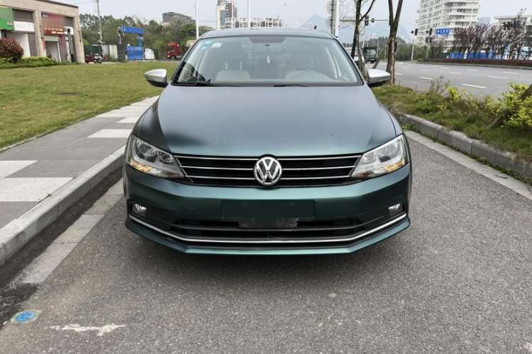 Used Volkswagen Sagitar 2015 230TSI Automatic Comfort Version Exterior 1