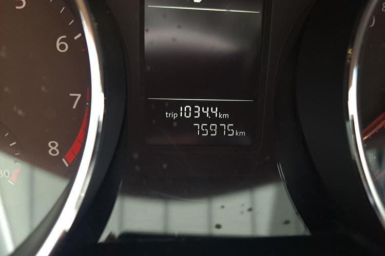 Used Volkswagen Sagitar 2015 230TSI Automatic Comfort Version Odometer Close Up