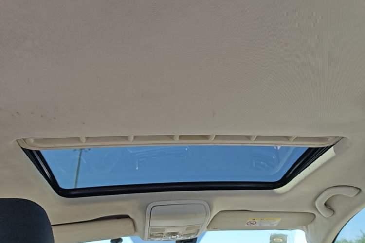 Used Volkswagen Sagitar 2015 1.6L Automatic Comfort Model Headliner