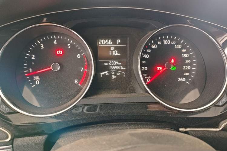Used Volkswagen Sagitar 2015 1.6L Automatic Comfort Model Instrument Cluster