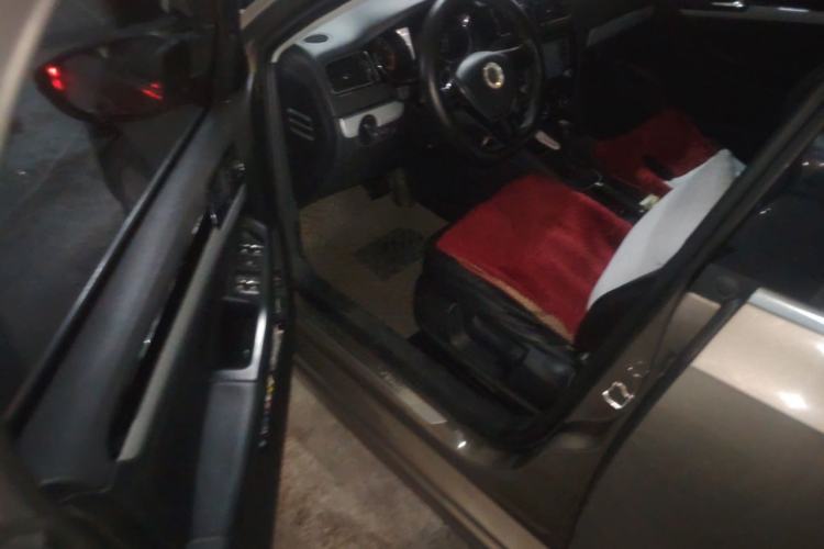 Used Volkswagen Sagitar 2015 1.6L Automatic Comfort Model Driver Seat