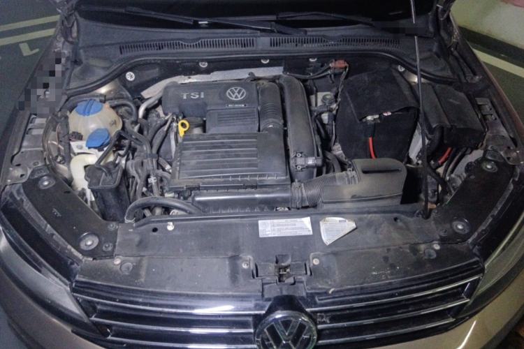 Used Volkswagen Sagitar 2015 230TSI Automatic Luxury Model Engine Bay