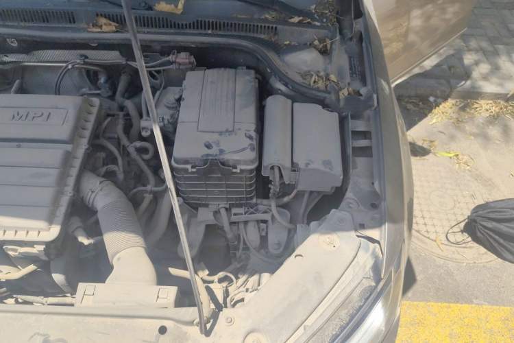 Used Volkswagen Sagitar 2015 1.6L Automatic Comfort Model Engine Bay Left