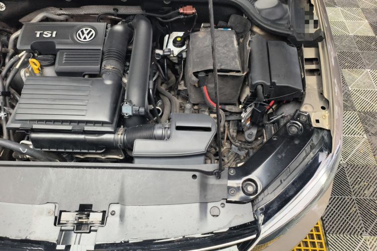 Used Volkswagen Sagitar 2015 230TSI Automatic Comfort Version Engine Bay Left