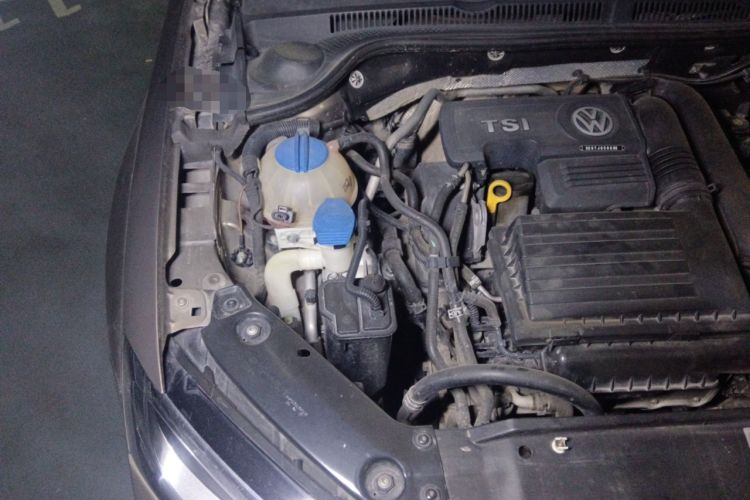Used Volkswagen Sagitar 2015 230TSI Automatic Luxury Model Engine Bay Right