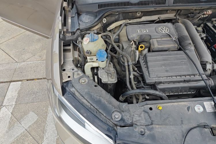 Used Volkswagen Sagitar 2015 230TSI Automatic Comfort Version Engine Bay Right