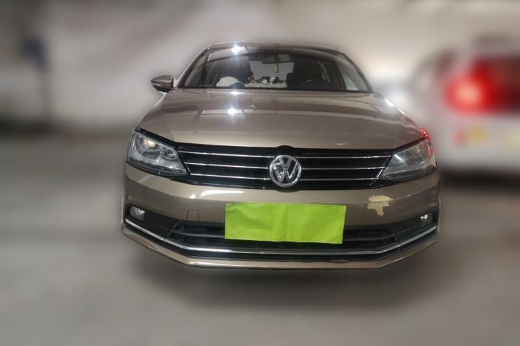 Used Volkswagen Sagitar 2015 1.6L Automatic Comfort Model Front