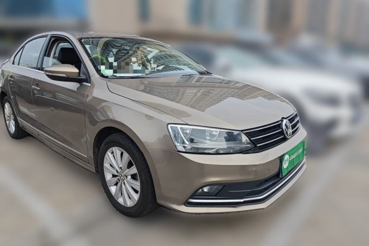 Used Volkswagen Sagitar 2015 230TSI Automatic Comfort Version Front Right 45 Deg