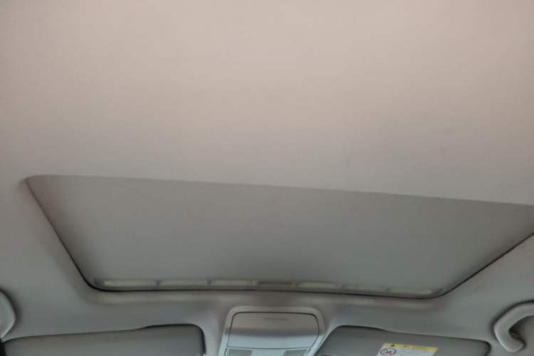 Used Volkswagen Sagitar 2015 230TSI Automatic Comfort Version Headliner