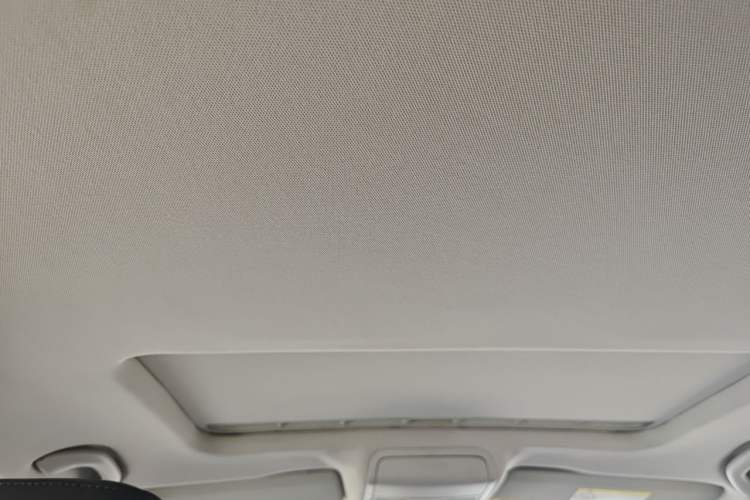 Used Volkswagen Sagitar 2015 230TSI Automatic Comfort Version Headliner