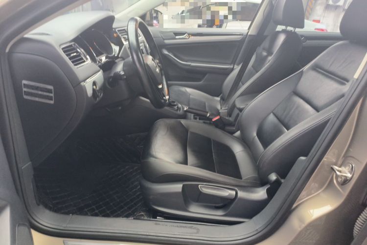Used Volkswagen Sagitar 2015 230TSI Automatic Comfort Version Left Front Seat