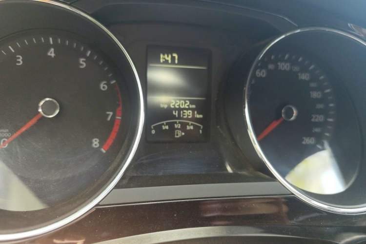 Used Volkswagen Sagitar 2015 1.6L Automatic Comfort Model Odometer Close Up