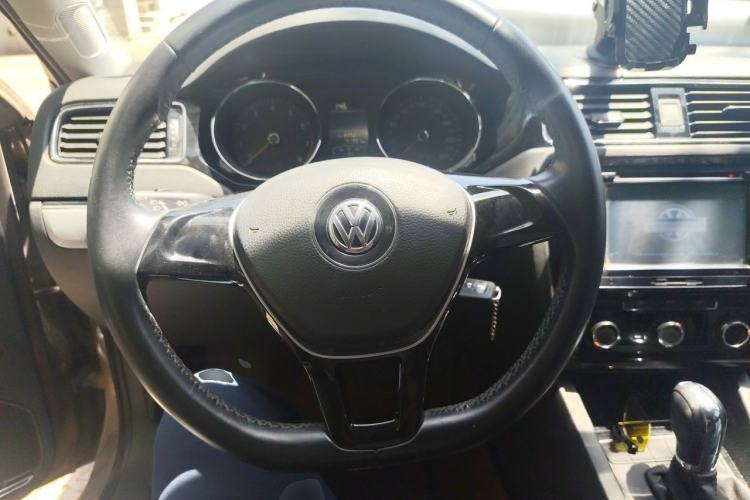 Used Volkswagen Sagitar 2015 1.6L Automatic Comfort Model Steering Wheel