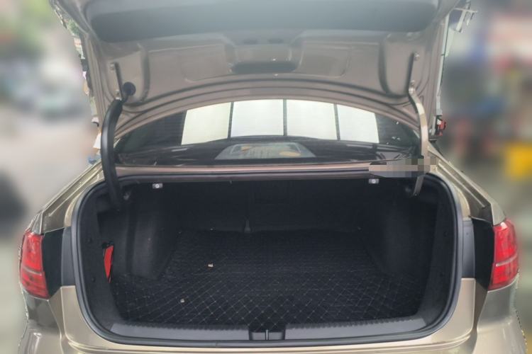 Used Volkswagen Sagitar 2015 230TSI Automatic Comfort Version Trunk