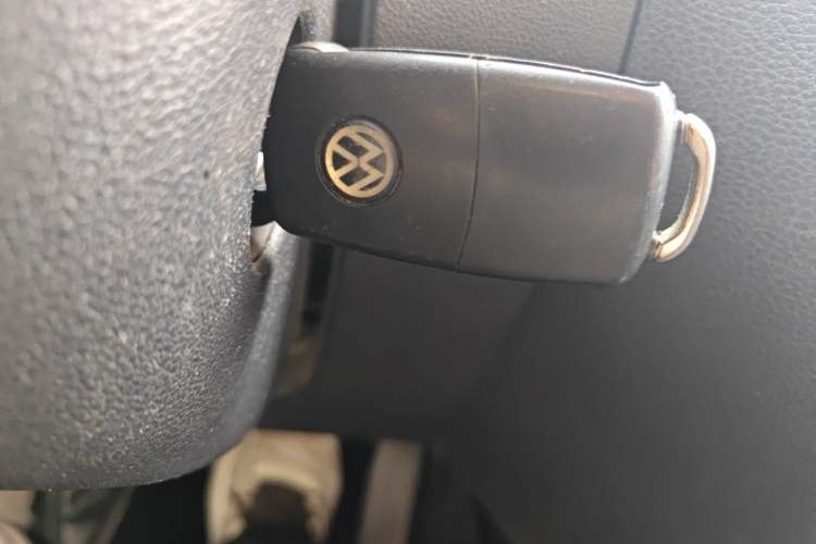 Used Volkswagen Sagitar 2015 230TSI Automatic Comfort Version Vehicle Key
