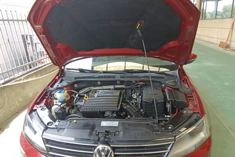 Used Volkswagen Sagitar 2015 1.6L Automatic Comfort Model Engine Bay