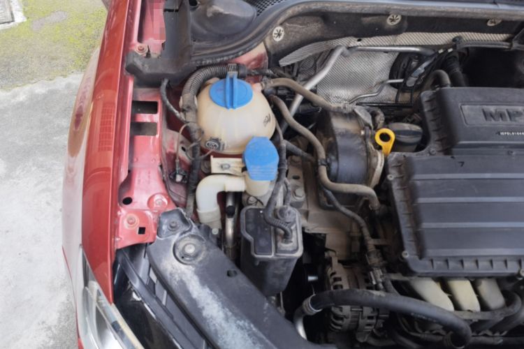 Used Volkswagen Sagitar 2015 1.6L Automatic Comfort Model Engine Bay Right