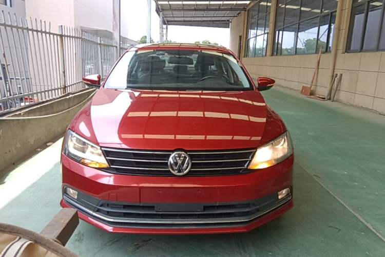 Used Volkswagen Sagitar 2015 1.6L Automatic Comfort Model Front