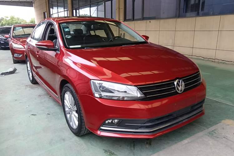Used Volkswagen Sagitar 2015 1.6L Automatic Comfort Model Front Right 45 Deg