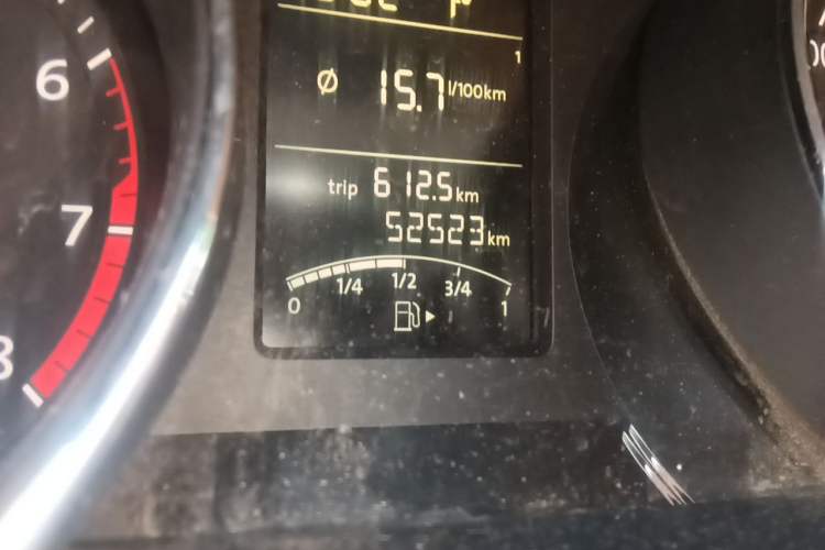Used Volkswagen Sagitar 2015 1.6L Automatic Comfort Model Odometer Close Up