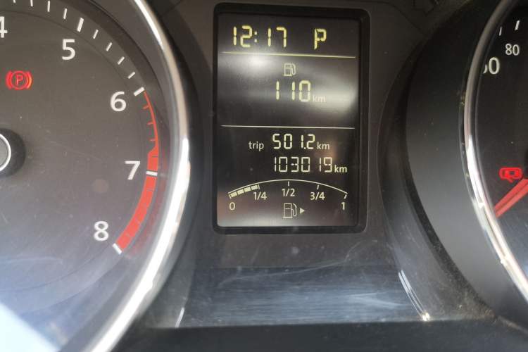 Used Volkswagen Sagitar 2015 1.6L Automatic Comfort Model Odometer Close Up